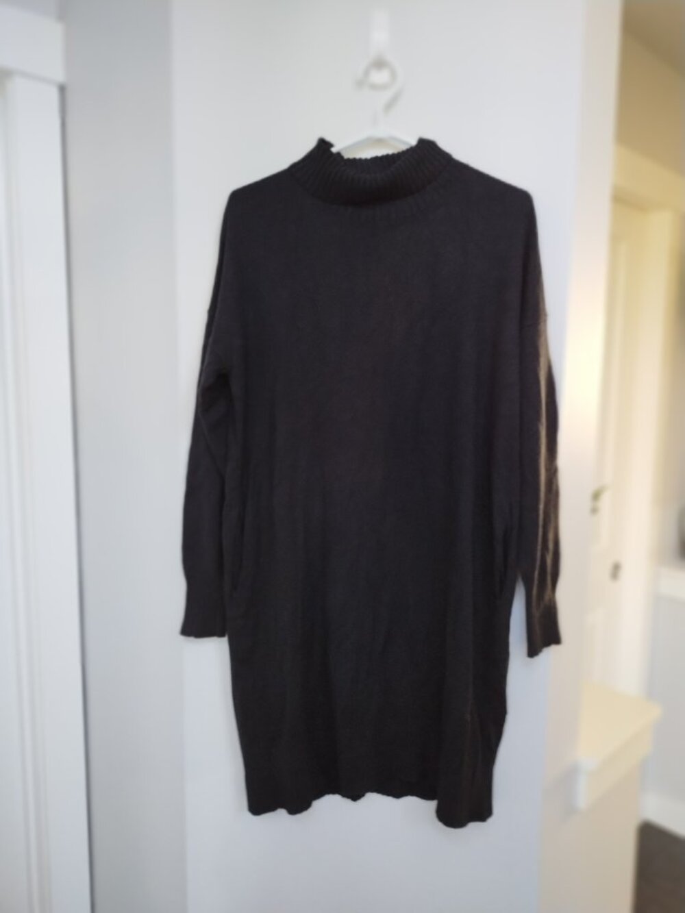 Midi mock neck lululemon sweater dress with pockets